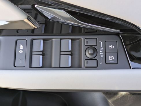 New 2026 Land Rover Range Rover Evoque Dynamic SE image 21