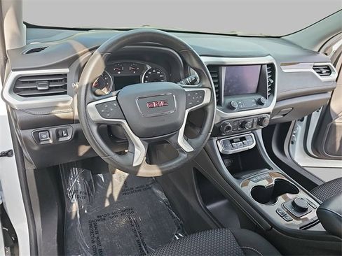Certified 2023 GMC Acadia SLE w/ Driver Convenience Package image 17
