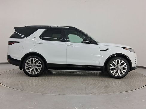 New 2026 Land Rover Discovery Limited Edition image 8