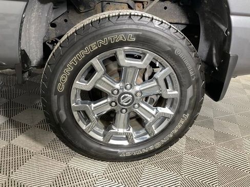 Used 2018 Nissan Titan SV w/ SV Convenience Package image 40