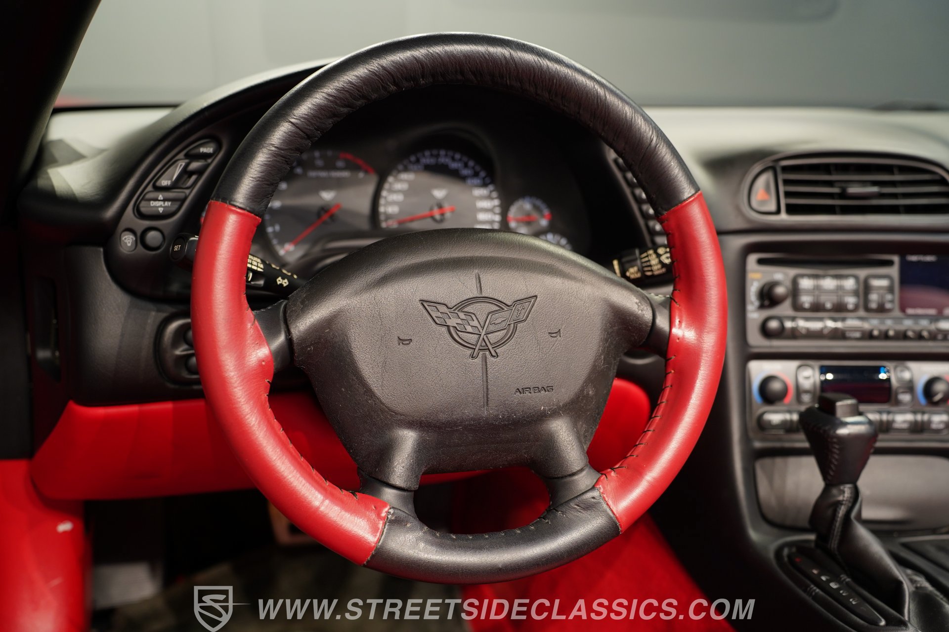 Used 2004 Chevrolet Corvette Convertible w/ Preferred Equipment Group RWD image 39