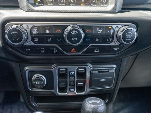 Used 2022 Jeep Wrangler Unlimited Sport AWD/4WD image 20