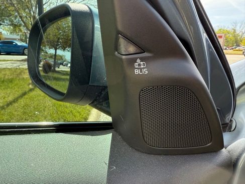 Used 2018 Volvo S60 T5 Inscription image 23