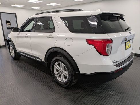 Used 2022 Ford Explorer XLT image 6