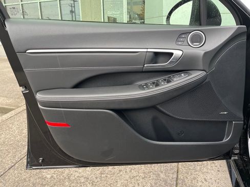 Used 2023 Hyundai Sonata Limited FWD image 10