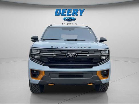 Used 2025 Ford Expedition Tremor image 4