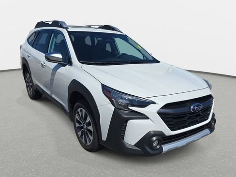 Used 2025 Subaru Outback Touring AWD/4WD image 3