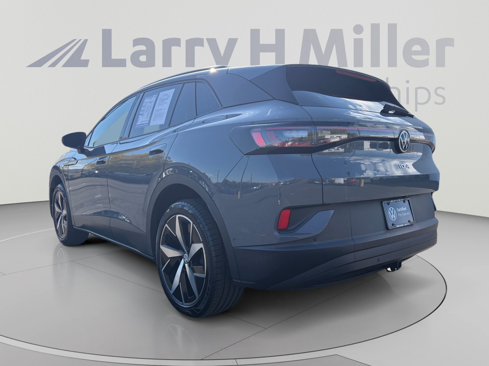 Used 2023 Volkswagen ID.4 Pro S AWD/4WD image 3