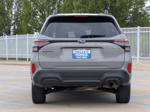 Used 2025 Subaru Forester Premium w/ Convenience Package #1 AWD/4WD image 7