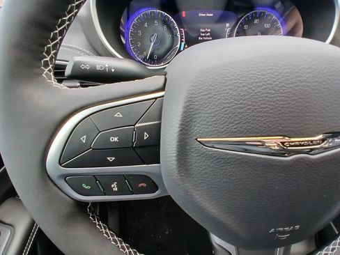 New 2026 Chrysler Pacifica Select FWD image 22