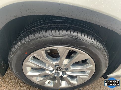 Used 2023 Toyota Highlander Limited image 39