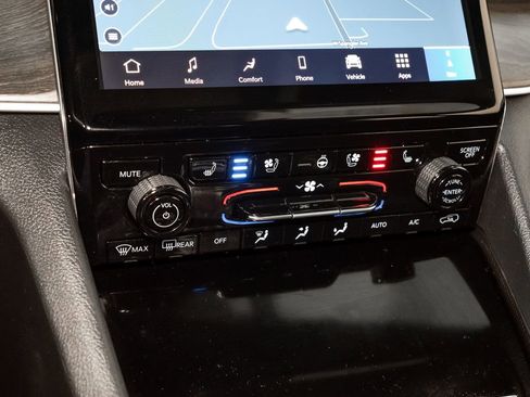 Used 2024 Jeep Grand Cherokee Limited 4xe w/ Luxury Tech Group II image 24