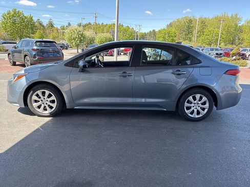 Used 2022 Toyota Corolla LE FWD image 4