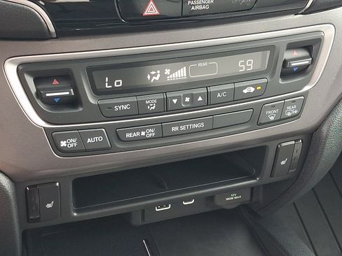 Certified 2024 Honda Passport EX-L image 17