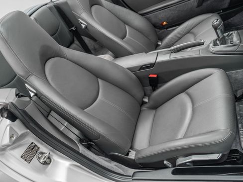 Used 2005 Porsche 911 Carrera RWD image 24