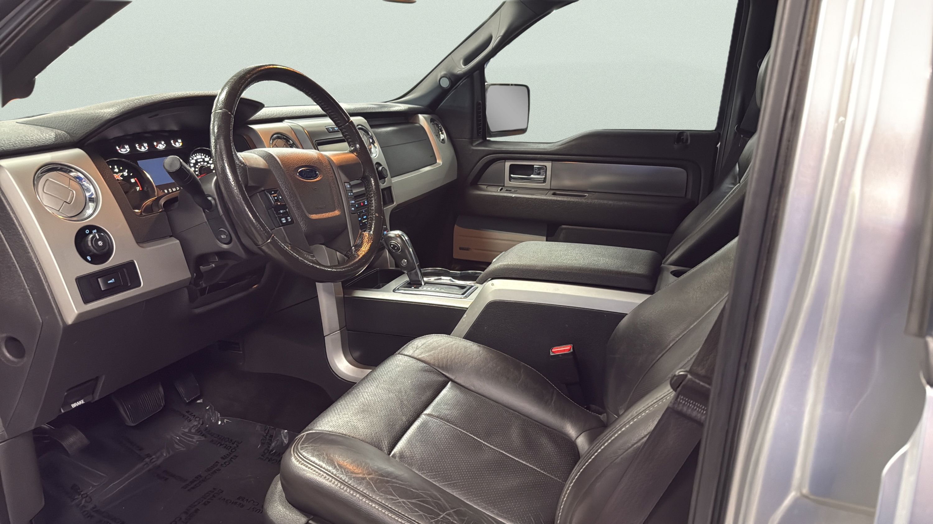 Used 2014 Ford F150 FX4 w/ Equipment Group 402A Luxury AWD/4WD image 10