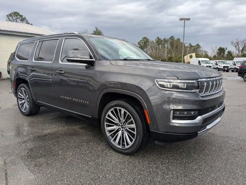 Used 2022 Jeep Grand Wagoneer Series III AWD/4WD image 2
