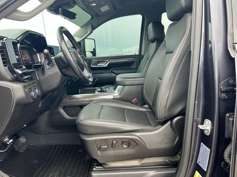 Used 2024 Chevrolet Silverado 3500 LTZ w/ LTZ Plus Package image 10