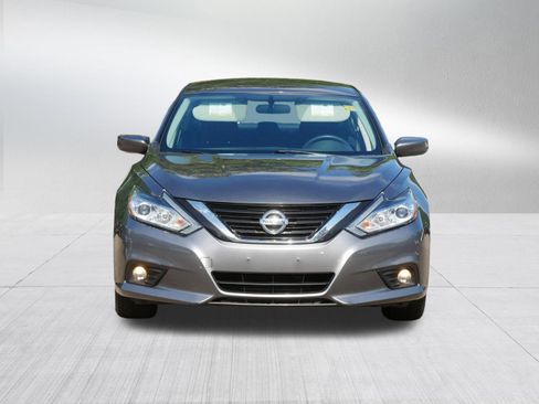 Certified 2017 Nissan Altima 2.5 SV FWD image 2