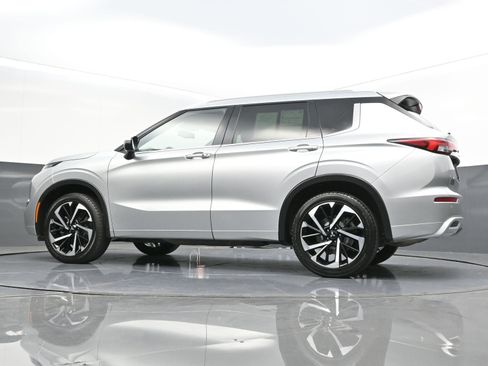 Used 2022 Mitsubishi Outlander SEL image 43