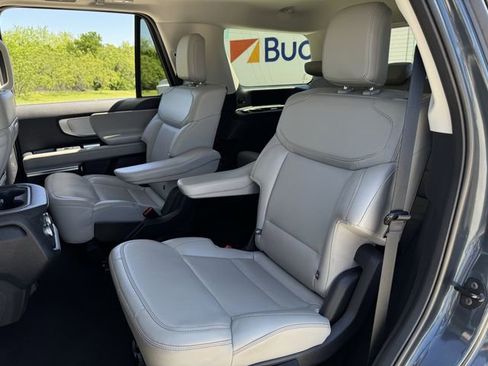 Certified 2025 Ford Expedition Active image 26