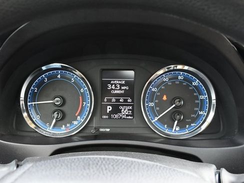 Used 2017 Toyota Corolla LE w/ LE Premium Package w/Moonroof image 12