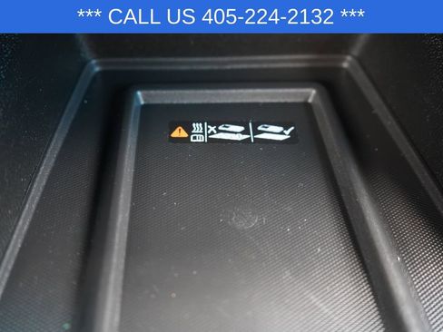 Used 2023 Chevrolet Traverse Premier FWD image 45