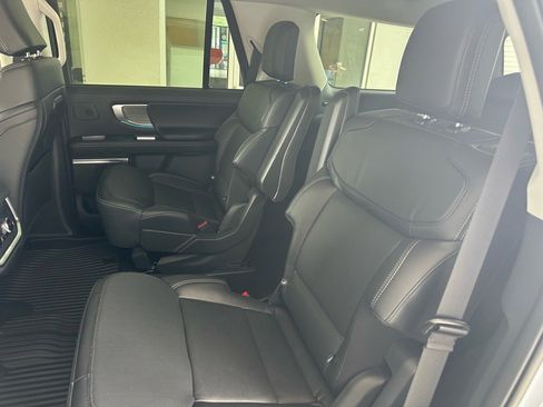 New 2025 Ford Expedition Platinum w/ Driver's Package image 28