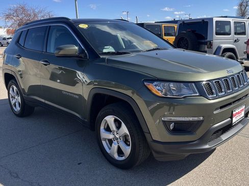 Used 2019 Jeep Compass Latitude w/ Cold Weather Group AWD/4WD image 4