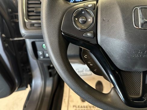 Used 2021 Honda HR-V EX image 9