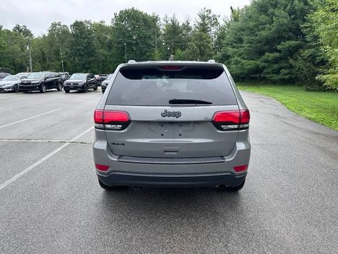 Used 2020 Jeep Grand Cherokee Laredo AWD/4WD image 4