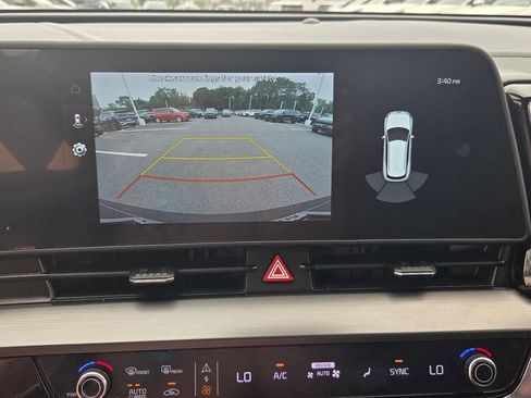 Used 2024 Kia Sportage EX FWD image 19