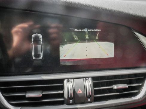 Used 2024 Alfa Romeo Giulia Veloce image 25