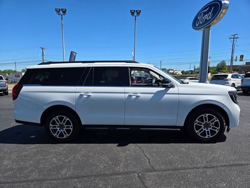 Used 2025 Ford Expedition Max Active AWD/4WD image 9