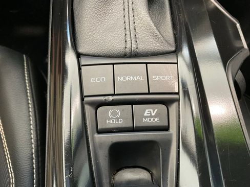 Certified 2025 Toyota Camry SE FWD image 17