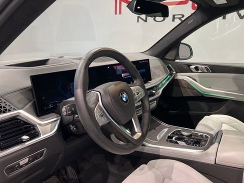 Used 2023 BMW X7 xDrive40i w/ Premium Package image 16