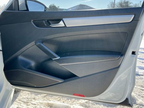 Used 2020 Volkswagen Passat 2.0T SE w/ Sunroof Package image 22