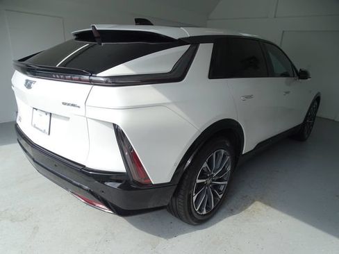 Certified 2024 Cadillac Lyriq Sport AWD/4WD image 22