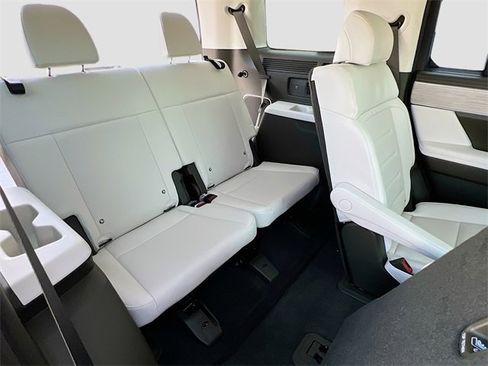 New 2025 Hyundai Santa Fe Calligraphy image 28