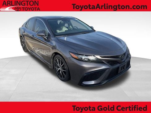 Used 2022 Toyota Camry SE w/ Cold Weather Package image 1