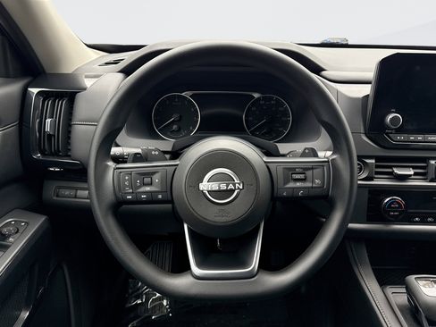 Used 2024 Nissan Pathfinder S w/ Cargo Package image 12