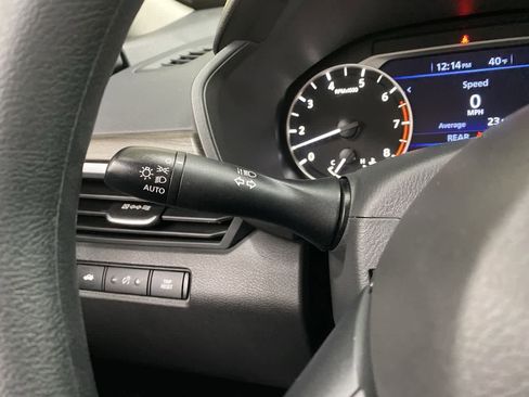 Used 2025 Nissan Altima 2.5 SV image 24