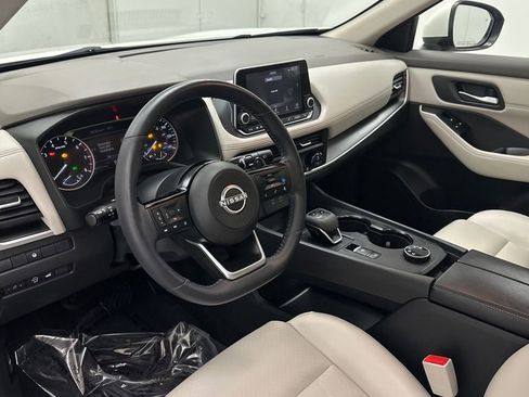 Used 2023 Nissan Rogue SV w/ SV Premium B Package image 8