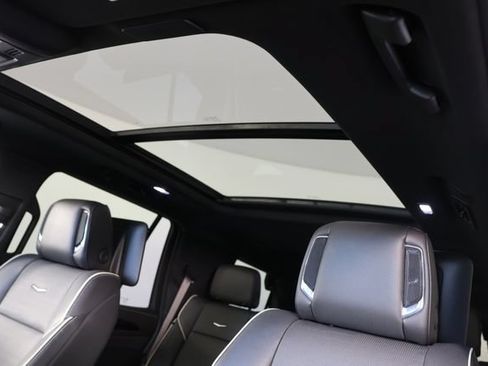 Used 2023 Cadillac Escalade Sport AWD/4WD image 18