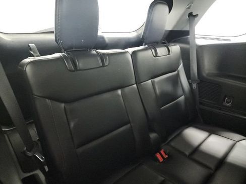 Used 2021 Ford Explorer XLT w/ Equipment Group 202A AWD/4WD image 13