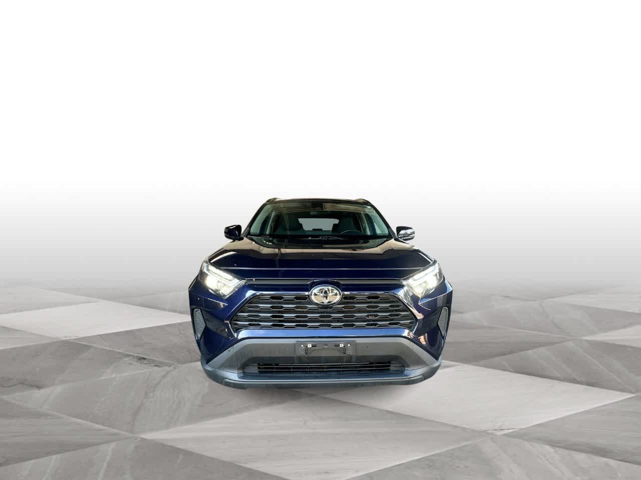 Used 2024 Toyota RAV4 XLE FWD image 3