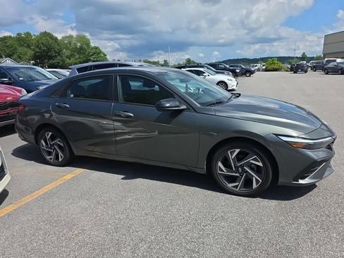 Used 2025 Hyundai Elantra Sport w/ Cargo Package FWD image 2