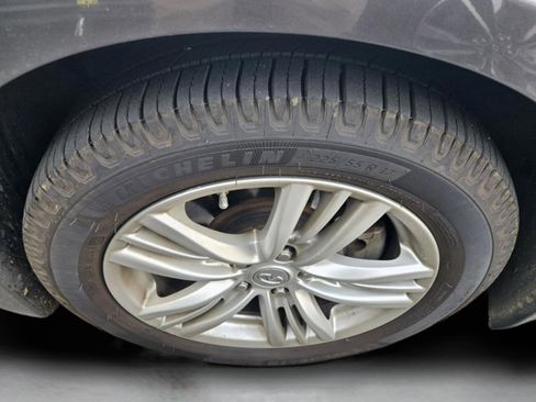 Used 2015 INFINITI Q40 Base w/ Moonroof Package image 8