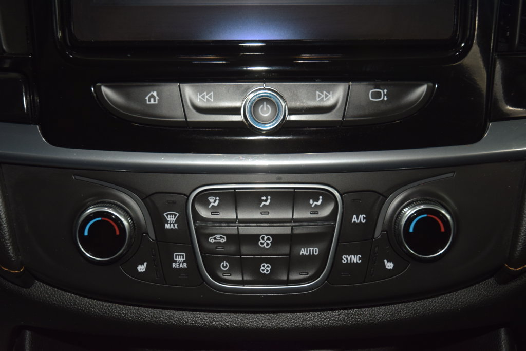 Used 2020 Chevrolet Traverse LT AWD/4WD image 34