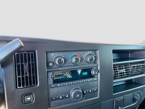 Used 2022 Chevrolet Express 2500 w/ Driver Convenience Package image 15